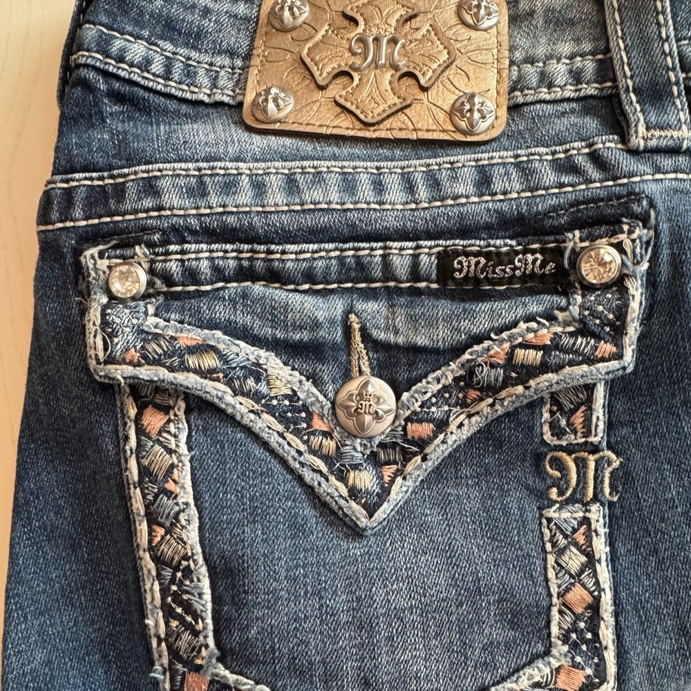 Size 31 Miss me Capri jeans